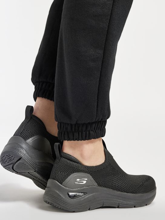 skechers arch comfort slip-on trainer black deichmann